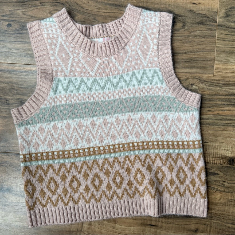 Patterned Pink Sleeveless Sweater Top